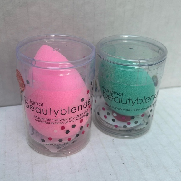 2 Beauty Blenders & Soap Brand New - Picture 1 of 3